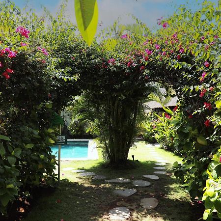 Bingin Bienvenue Guest House Улувату Екстер'єр фото
